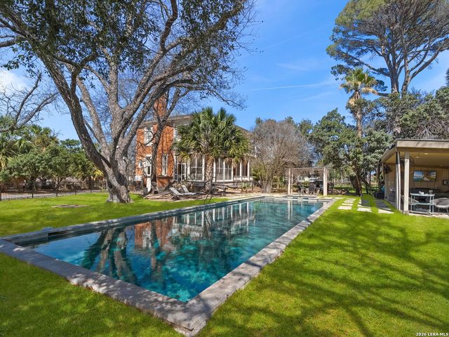 372 Magazine Ave, New Braunfels, TX 78130