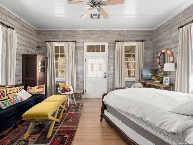 372 Magazine Ave, New Braunfels, TX 78130