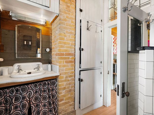 372 Magazine Ave, New Braunfels, TX 78130