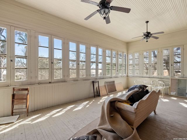 372 Magazine Ave, New Braunfels, TX 78130