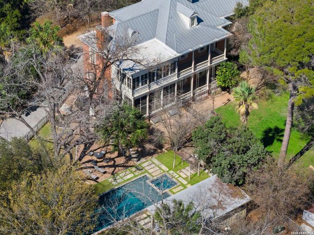 372 Magazine Ave, New Braunfels, TX 78130