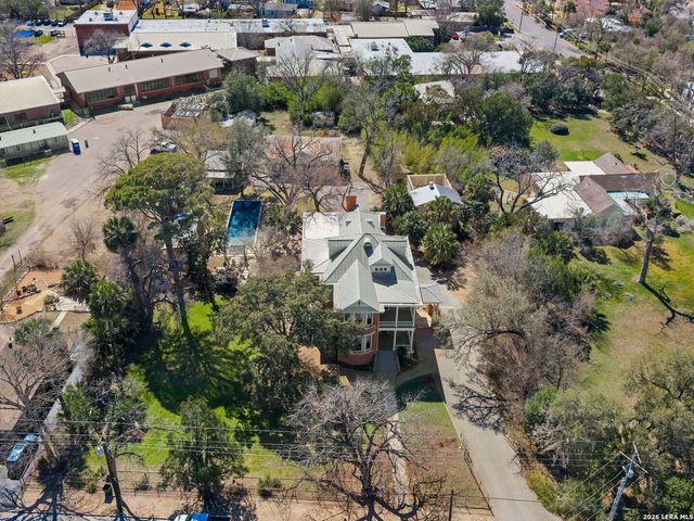 372 Magazine Ave, New Braunfels, TX 78130