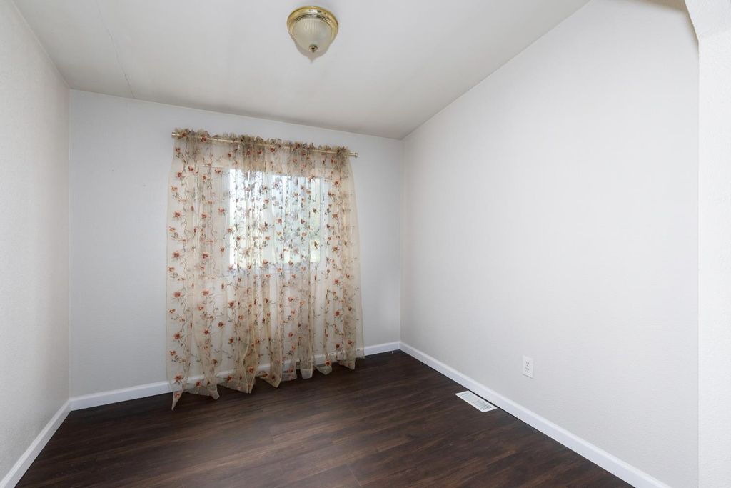 Image 20 of property listing at 8701 Highway 41 # 37, Fresno, CA 93720