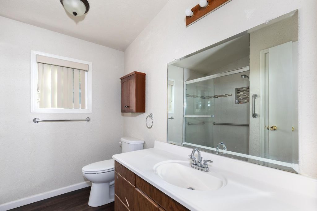 Image 24 of property listing at 8701 Highway 41 # 37, Fresno, CA 93720