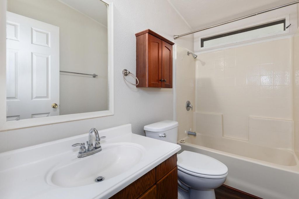 Image 28 of property listing at 8701 Highway 41 # 37, Fresno, CA 93720