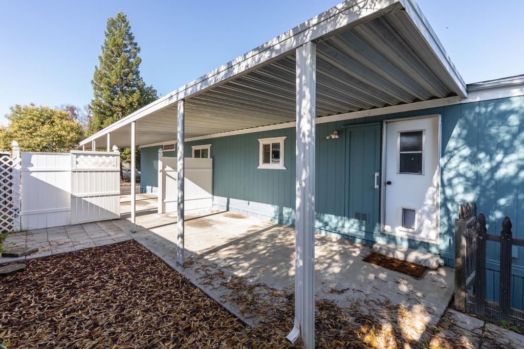 Image 32 of property listing at 8701 Highway 41 # 37, Fresno, CA 93720