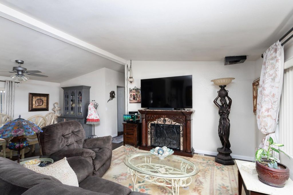 Image 4 of property listing at 8701 Highway 41 # 37, Fresno, CA 93720