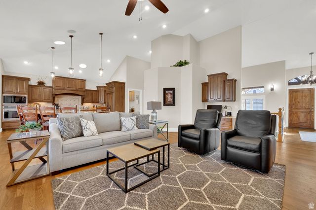 96 VILLAGE SQUARE RD, Centerville, UT 84014