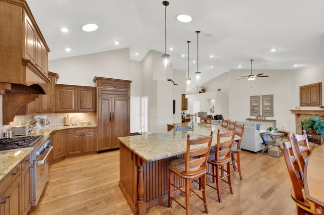 96 VILLAGE SQUARE RD, Centerville, UT 84014