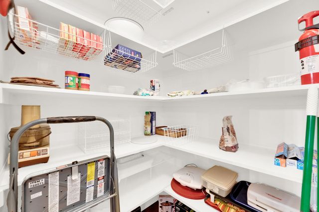 96 VILLAGE SQUARE RD, Centerville, UT 84014