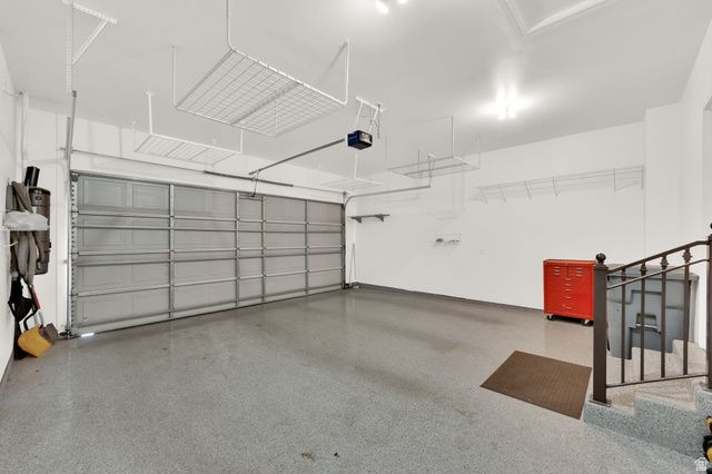 96 VILLAGE SQUARE RD, Centerville, UT 84014