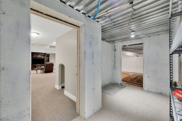 96 VILLAGE SQUARE RD, Centerville, UT 84014