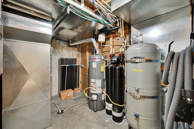 96 VILLAGE SQUARE RD, Centerville, UT 84014