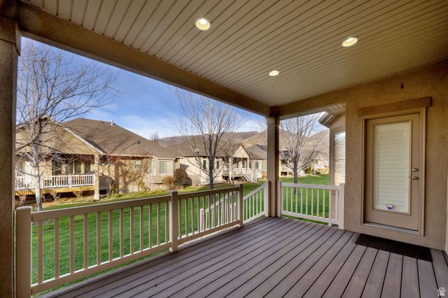 96 VILLAGE SQUARE RD, Centerville, UT 84014