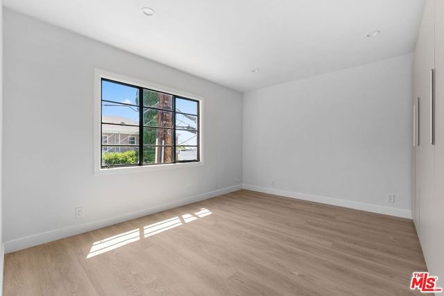 8730 Holloway Drive, West Hollywood, CA 90069