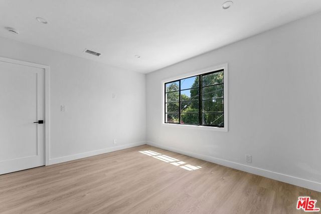 8730 Holloway Drive, West Hollywood, CA 90069