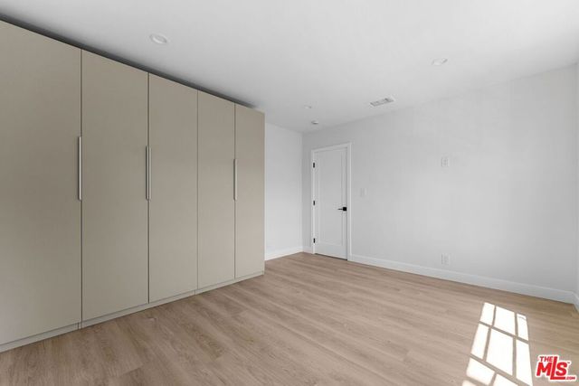 8730 Holloway Drive, West Hollywood, CA 90069