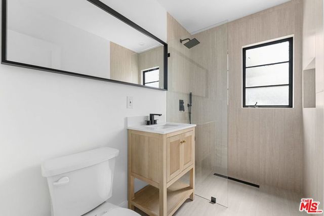 8730 Holloway Drive, West Hollywood, CA 90069