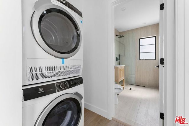 8730 Holloway Drive, West Hollywood, CA 90069
