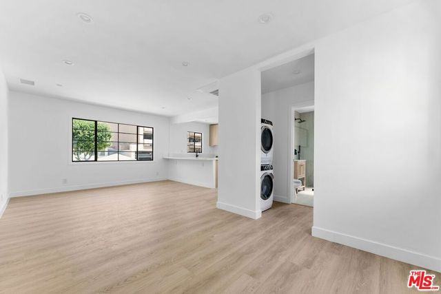 8730 Holloway Drive, West Hollywood, CA 90069