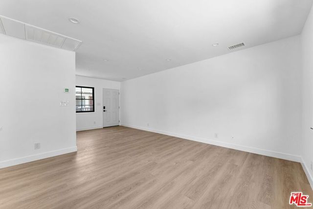 8730 Holloway Drive, West Hollywood, CA 90069