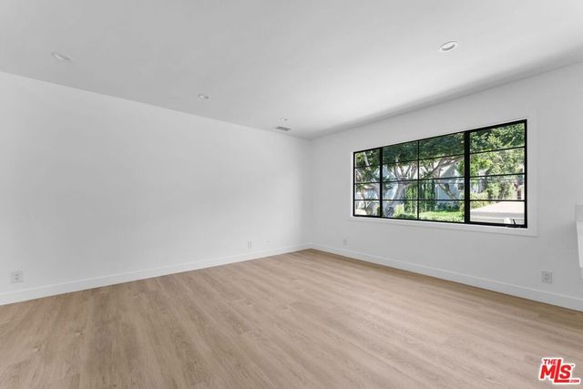 8730 Holloway Drive, West Hollywood, CA 90069