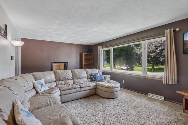 6968 Heron Way, Deforest, WI 53532
