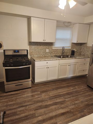 26176 Andover Street, Inkster, MI 48141