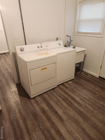 26176 Andover Street, Inkster, MI 48141