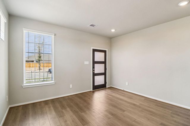 5124 Redbud Valley Drive, Pearland, TX 77584