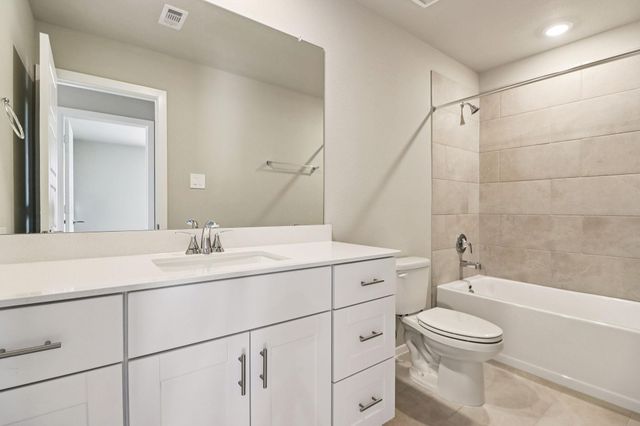 5124 Redbud Valley Drive, Pearland, TX 77584