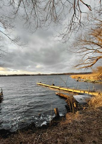 28331 W Main Street, Wauconda, IL 60084