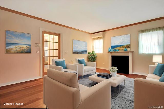 18 School Street, Malverne, NY 11565