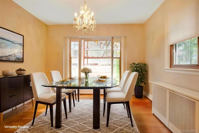 18 School Street, Malverne, NY 11565