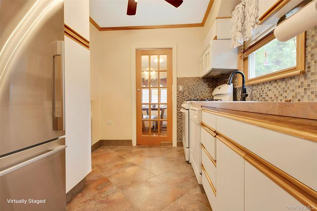 18 School Street, Malverne, NY 11565