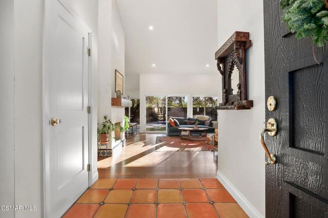 3348 Holloway Street, Newbury Park, CA 91320