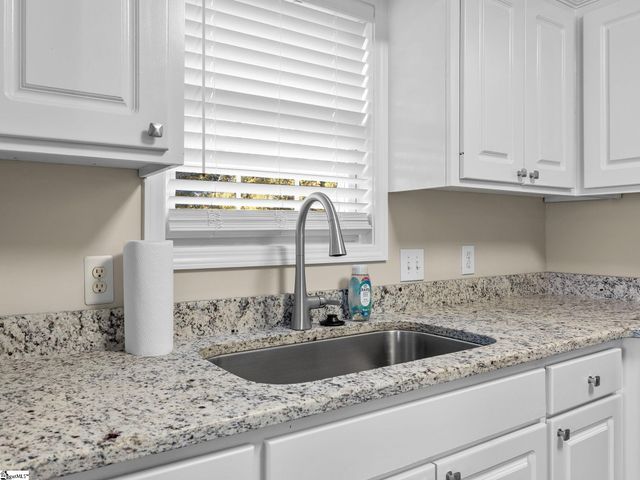 318 Sunridge Drive, Spartanburg, SC 29302