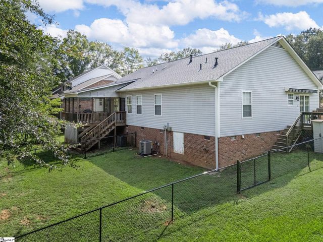 318 Sunridge Drive, Spartanburg, SC 29302