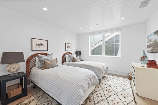 2148 E Oceanfront, Newport Beach, CA 92661