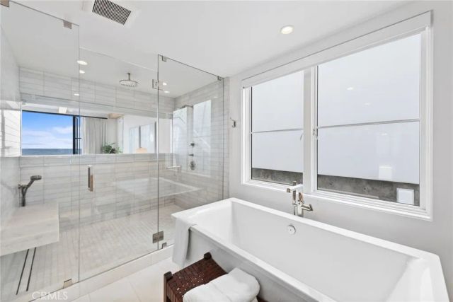 2148 E Oceanfront, Newport Beach, CA 92661