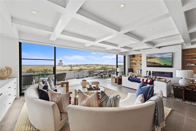 2148 E Oceanfront, Newport Beach, CA 92661