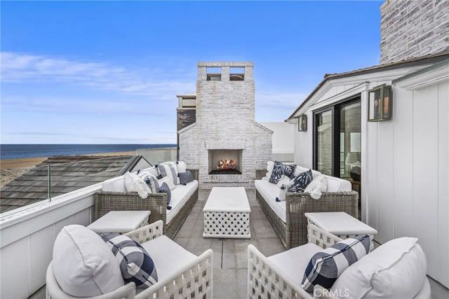 2148 E Oceanfront, Newport Beach, CA 92661