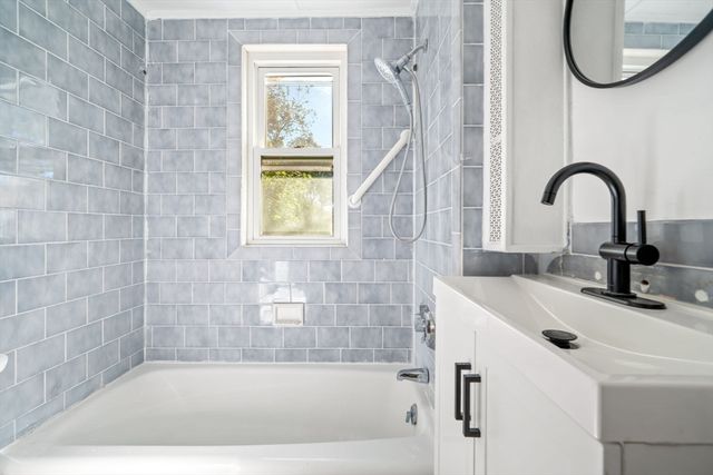 166 Elliot St 2, Newton, MA 02464