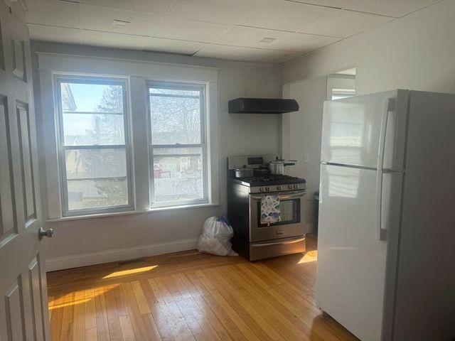 85 Seneca Street, Lowell, MA 01852