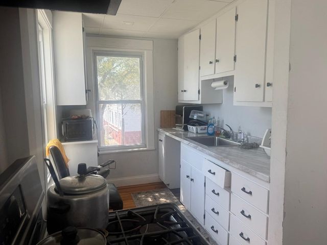85 Seneca Street, Lowell, MA 01852