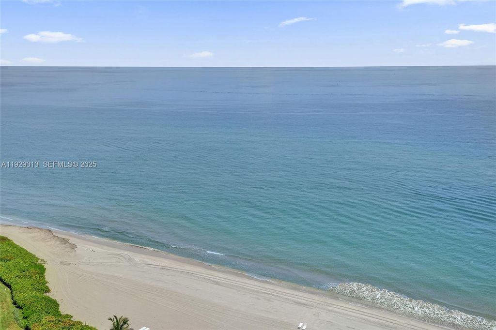 Image 14 of property listing at 550 S Ocean Blvd Ph-05, Boca Raton, FL 33432