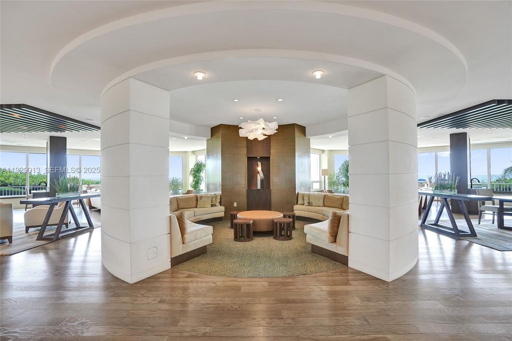 Image 24 of property listing at 550 S Ocean Blvd Ph-05, Boca Raton, FL 33432