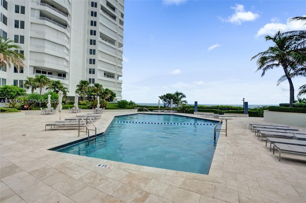Image 30 of property listing at 550 S Ocean Blvd Ph-05, Boca Raton, FL 33432