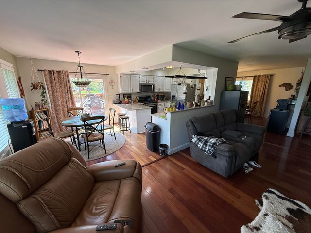 665 N 700 W, Hobart, IN 46342