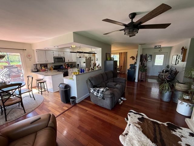 665 N 700 W, Hobart, IN 46342